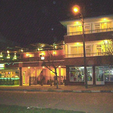 Nelly Guest House Ravda Exterior foto