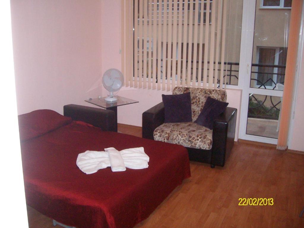 Nelly Guest House Ravda Habitación foto