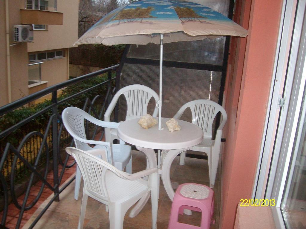 Nelly Guest House Ravda Habitación foto